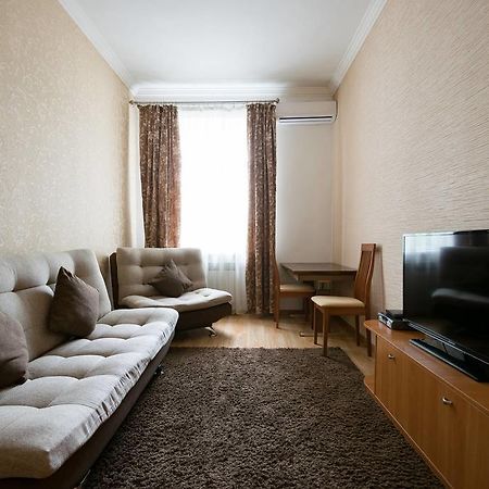 Nadezhda Apartments on Jeltoksan 103 Almaty Bagian luar foto